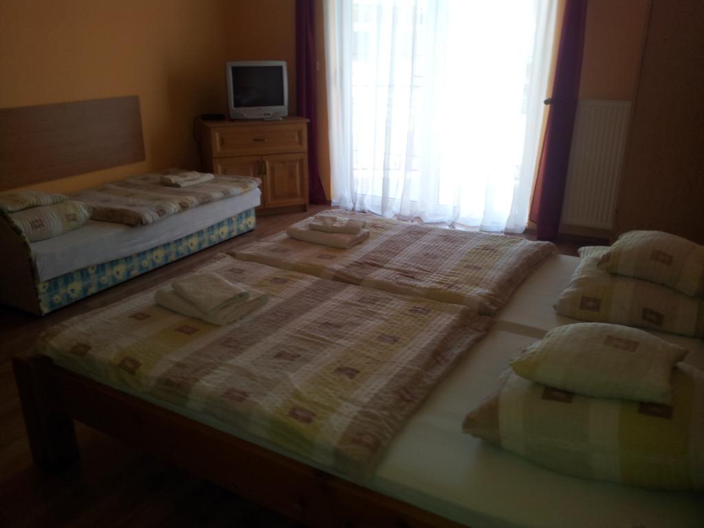 Mediterran-Apartmanok-哈卡尼 客房 照片