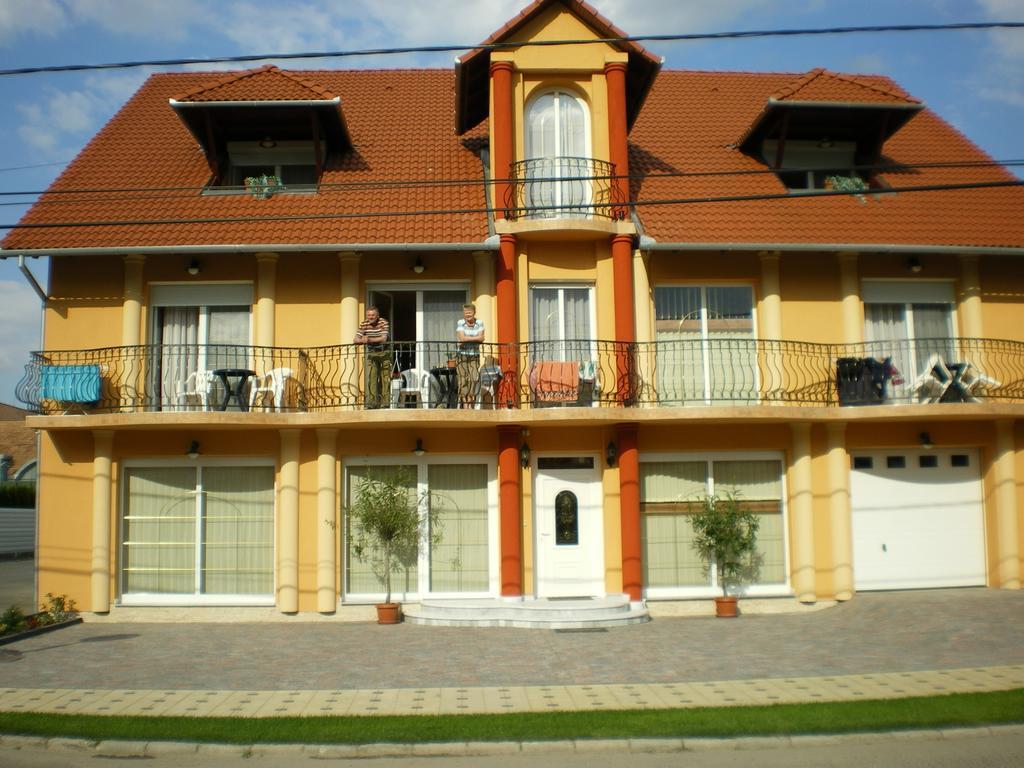 Mediterran-Apartmanok-哈卡尼 外观 照片