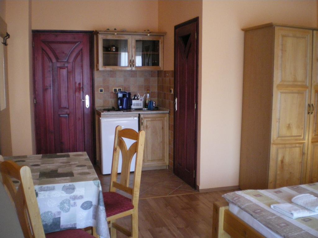 Mediterran-Apartmanok-哈卡尼 外观 照片