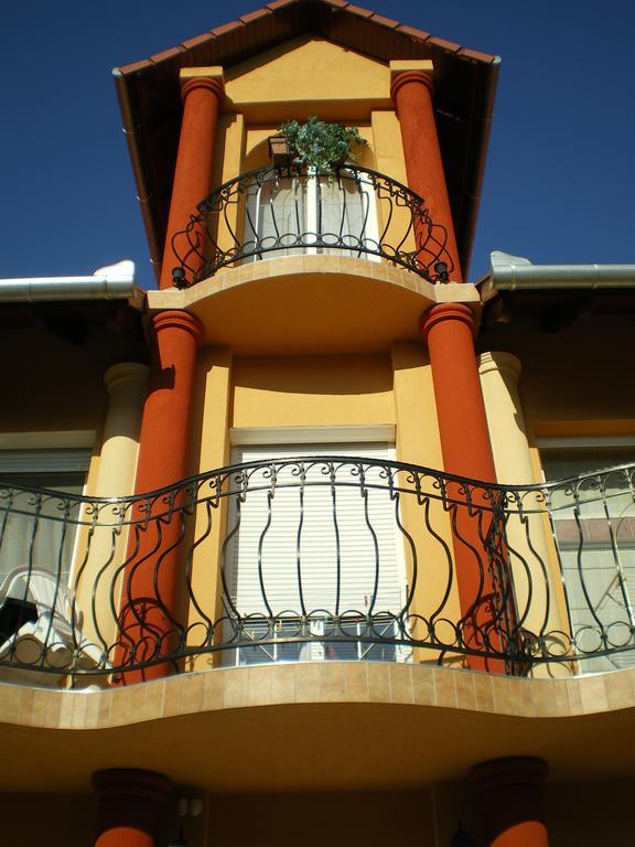 Mediterran-Apartmanok-哈卡尼 外观 照片