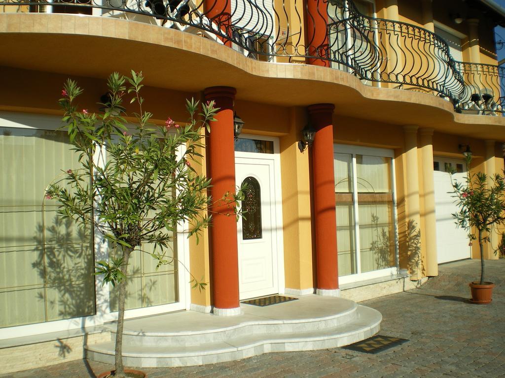 Mediterran-Apartmanok-哈卡尼 外观 照片